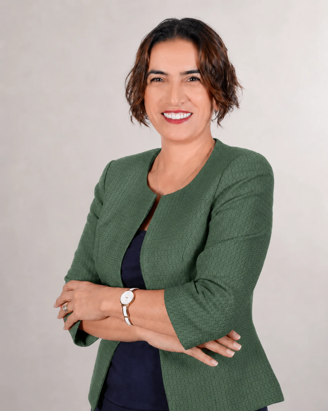 Şerife Akküçük kimdir sayfası için hazırlanmış, doğal kozmetik, aromaterapi, cilt bakımı, saç bakımı ve güzellik uzmanlığı alanlarında eğitim veren Şerife Akküçük’ün profesyonel portre fotoğrafı serife akkucuk kimdir